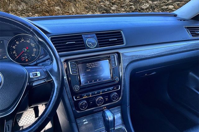 2017 Volkswagen Passat 1.8T SE