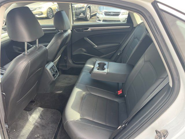 2017 Volkswagen Passat 1.8T SE