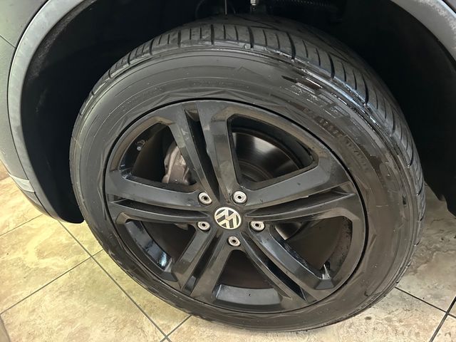 2017 Volkswagen Touareg V6 Wolfsburg