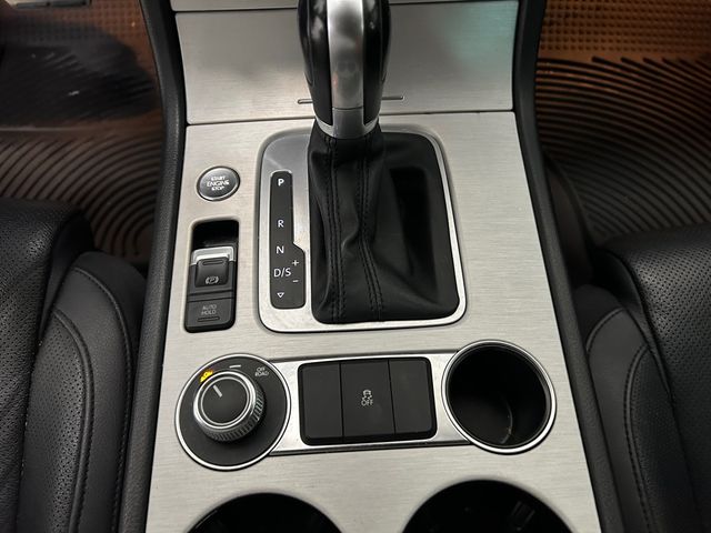 2017 Volkswagen Touareg V6 Wolfsburg