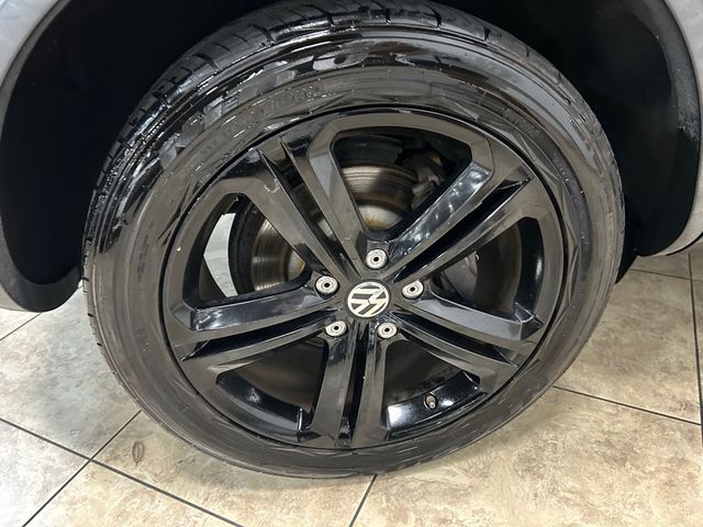 2017 Volkswagen Touareg V6 Wolfsburg