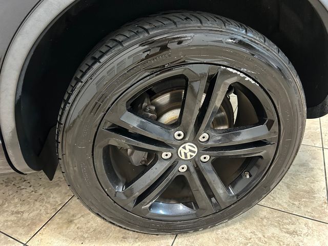 2017 Volkswagen Touareg V6 Wolfsburg