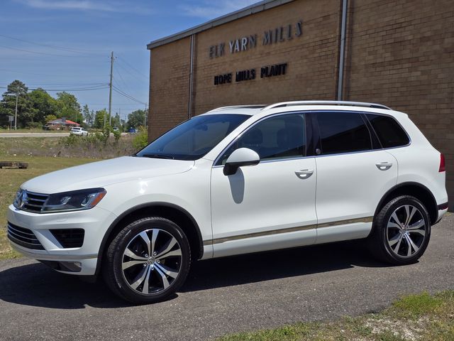 2017 Volkswagen Touareg V6 Wolfsburg 2017 Volkswagen Touareg V6 Wolfsburg