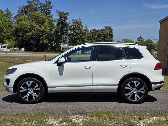 2017 Volkswagen Touareg V6 Wolfsburg 2017 Volkswagen Touareg V6 Wolfsburg