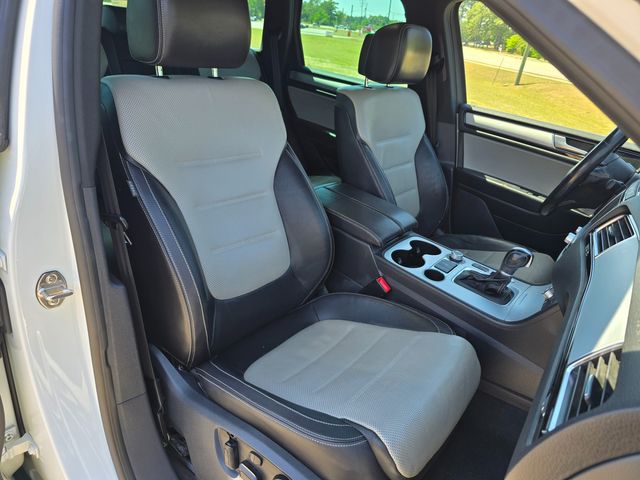 2017 Volkswagen Touareg V6 Wolfsburg 2017 Volkswagen Touareg V6 Wolfsburg