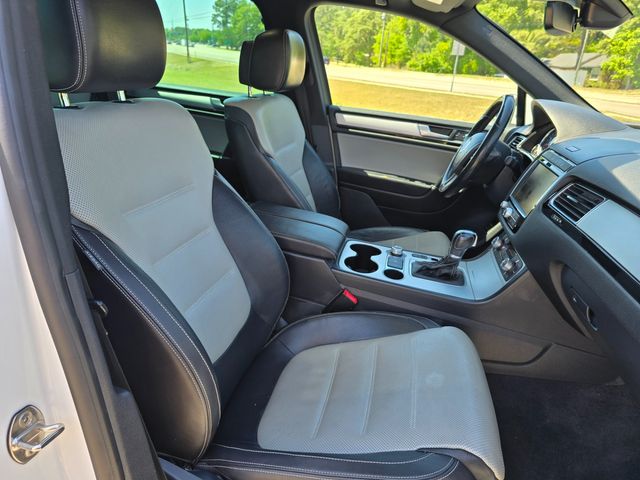 2017 Volkswagen Touareg V6 Wolfsburg 2017 Volkswagen Touareg V6 Wolfsburg