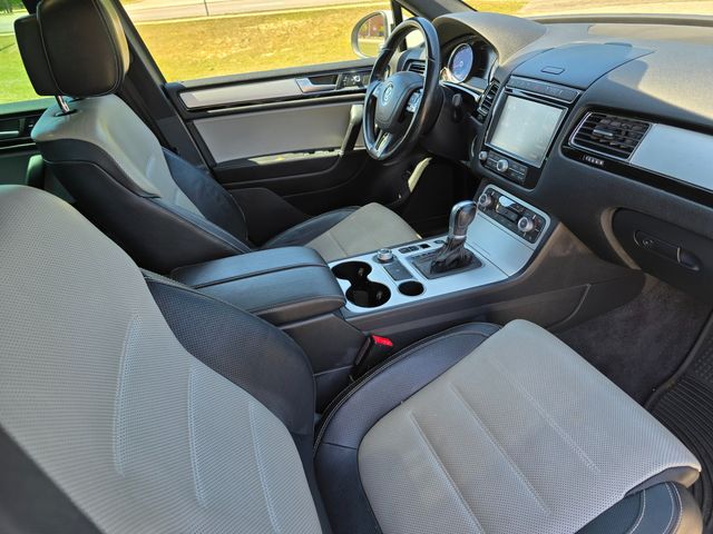 2017 Volkswagen Touareg V6 Wolfsburg 2017 Volkswagen Touareg V6 Wolfsburg