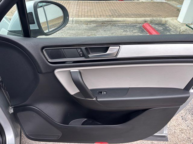 2017 Volkswagen Touareg V6 Wolfsburg | San Antonio, TX | Clear Choice Automotive South