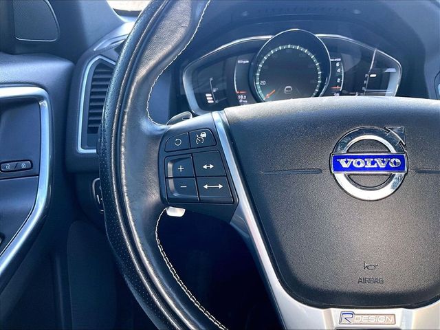 2017 Volvo XC60 T6 R-Design