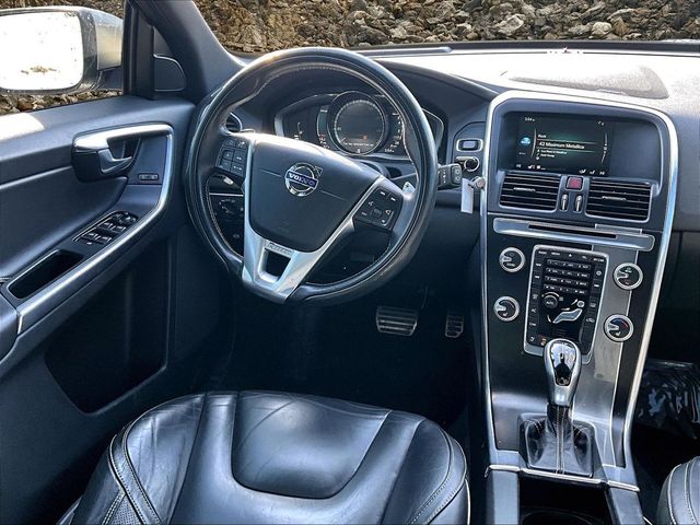 2017 Volvo XC60 T6 R-Design