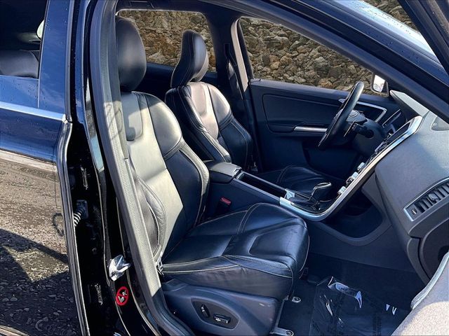 2017 Volvo XC60 T6 R-Design