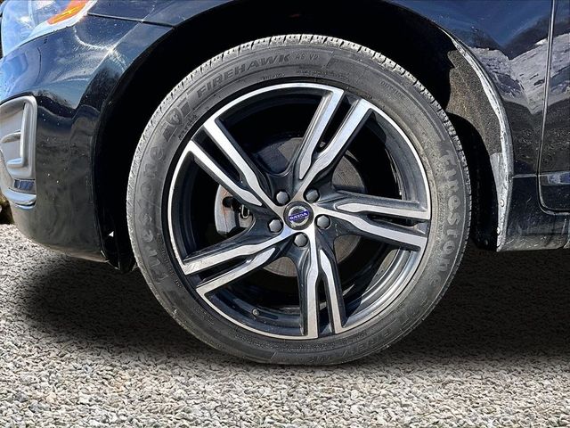 2017 Volvo XC60 T6 R-Design