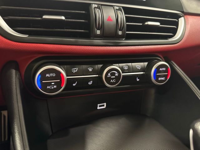 2018 Alfa Romeo Giulia Ti Sport | Irving, Texas | Hopper Motorplex 2018 Alfa Romeo Giulia Ti Sport | Irving, Texas | Hopper Motorplex