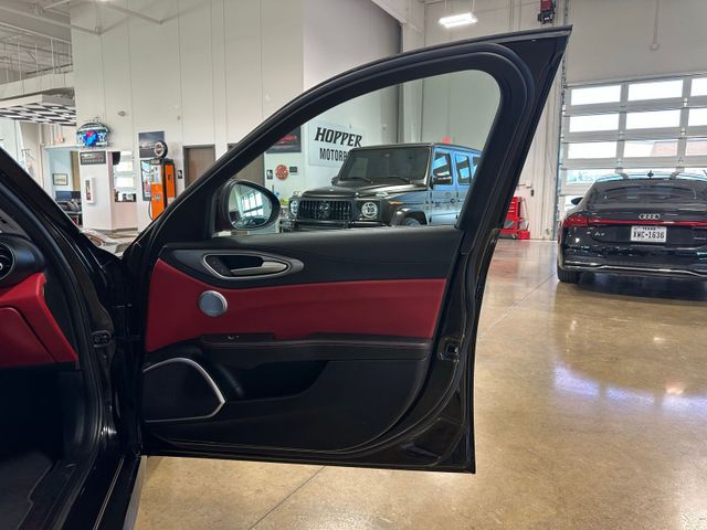 2018 Alfa Romeo Giulia Ti Sport | Irving, Texas | Hopper Motorplex 2018 Alfa Romeo Giulia Ti Sport | Irving, Texas | Hopper Motorplex