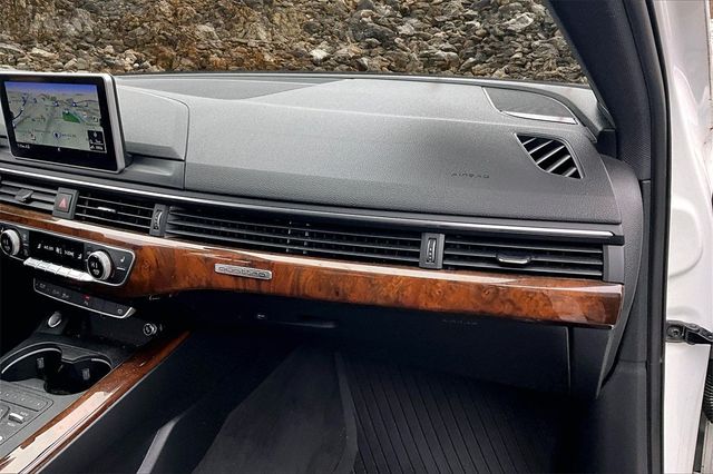 2018 Audi A4 2.0T quattro Premium Plus