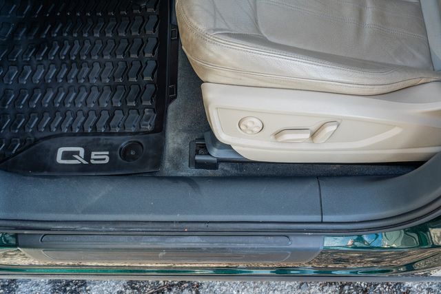 2018 Audi Q5 2.0T QUATTRO AWD PREMIUM / 2.0T / LUXURY / LOADED | Austin, TX | Rocky Mountain Truck Stop Austin