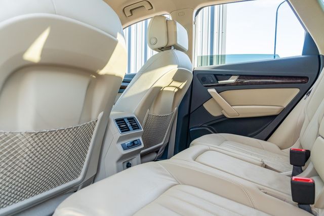 2018 Audi Q5 2.0T QUATTRO AWD PREMIUM / 2.0T / LUXURY / LOADED | Austin, TX | Rocky Mountain Truck Stop Austin