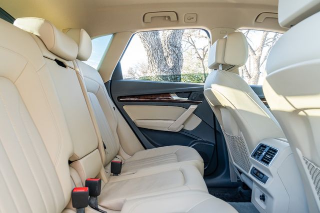 2018 Audi Q5 2.0T QUATTRO AWD PREMIUM / 2.0T / LUXURY / LOADED | Dallas, TX | Rocky Mountain Truck Stop Dallas 2018 Audi Q5 2.0T QUATTRO AWD PREMIUM / 2.0T / LUXURY / LOADED | Dallas, TX | Rocky Mountain Truck Stop Dallas