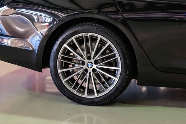 2018 BMW 5 Series 540i | Addison, TX | Mr Car Guys