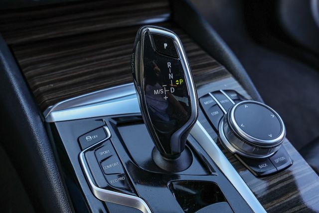 2018 BMW 5 Series 530i