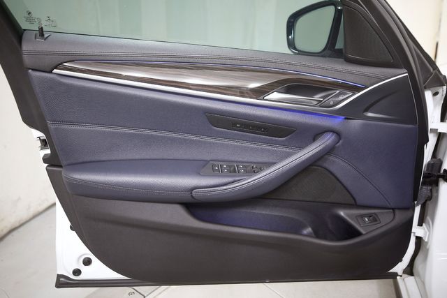 2018 BMW 5 Series 530i | Burbank, California | MDK International 2018 BMW 5 Series 530i | Burbank, California | MDK International