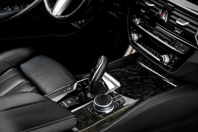 2018 BMW 5 Series 530i M-Sport DrvrAsstPkg ParkAsst HarmonKardon | Dallas, TX | Stevens Motor Company LLC 2018 BMW 5 Series 530i M-Sport DrvrAsstPkg ParkAsst HarmonKardon | Dallas, TX | Stevens Motor Company LLC