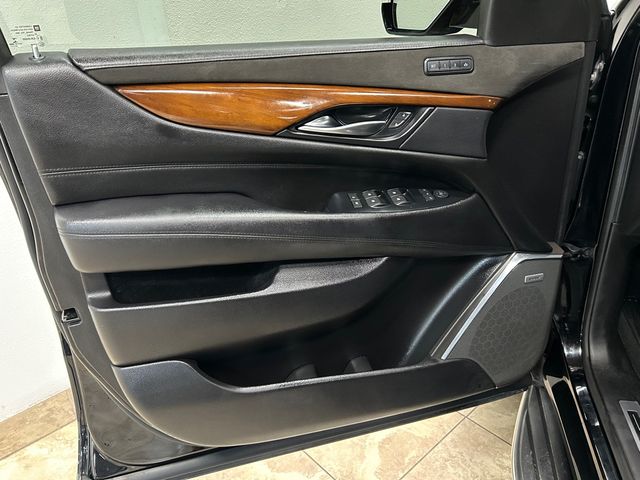 2018 Cadillac Escalade Luxury