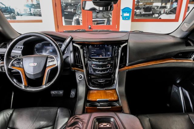 2018 Cadillac Escalade ESV Premium Luxury | Addison, TX | Mr Car Guys