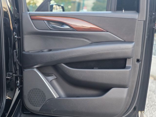2018 Cadillac Escalade ESV Luxury | Reseda, CA | Angeles Auto Alliance 2018 Cadillac Escalade ESV Luxury | Reseda, CA | Angeles Auto Alliance