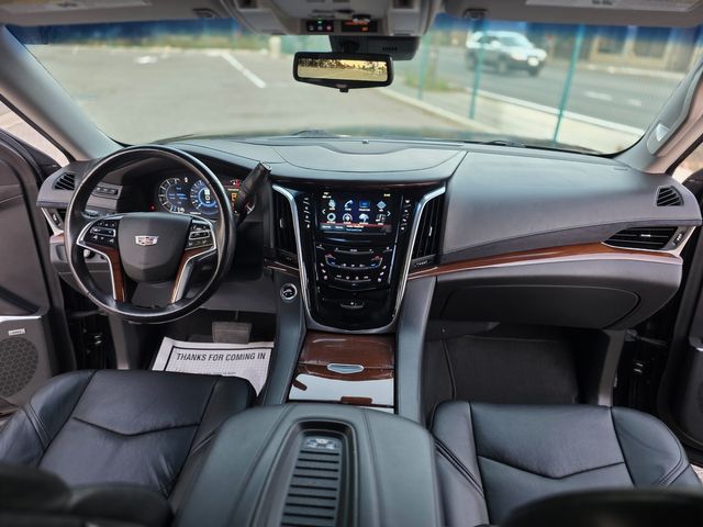 2018 Cadillac Escalade ESV Luxury | Reseda, CA | Angeles Auto Alliance