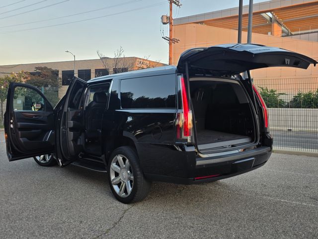 2018 Cadillac Escalade ESV Luxury | Reseda, CA | Angeles Auto Alliance 2018 Cadillac Escalade ESV Luxury | Reseda, CA | Angeles Auto Alliance