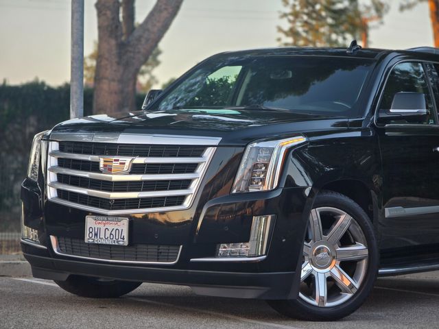 2018 Cadillac Escalade ESV Luxury | Reseda, CA | Angeles Auto Alliance