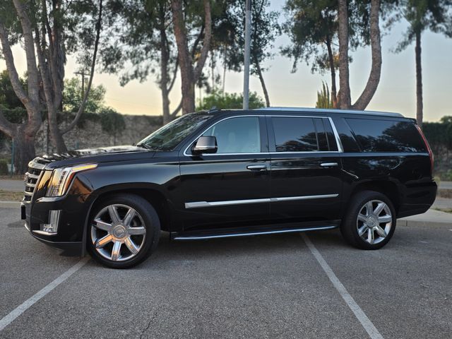2018 Cadillac Escalade ESV Luxury | Reseda, CA | Angeles Auto Alliance