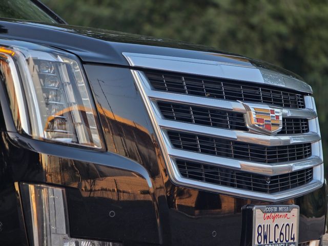 2018 Cadillac Escalade ESV Luxury | Reseda, CA | Angeles Auto Alliance 2018 Cadillac Escalade ESV Luxury | Reseda, CA | Angeles Auto Alliance