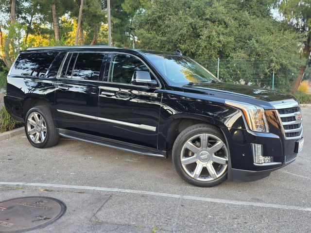 2018 Cadillac Escalade ESV Luxury | Reseda, CA | Angeles Auto Alliance 2018 Cadillac Escalade ESV Luxury | Reseda, CA | Angeles Auto Alliance