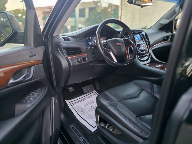 2018 Cadillac Escalade ESV Luxury | Reseda, CA | Angeles Auto Alliance