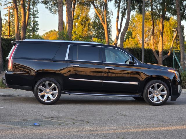 2018 Cadillac Escalade ESV Luxury | Reseda, CA | Angeles Auto Alliance 2018 Cadillac Escalade ESV Luxury | Reseda, CA | Angeles Auto Alliance