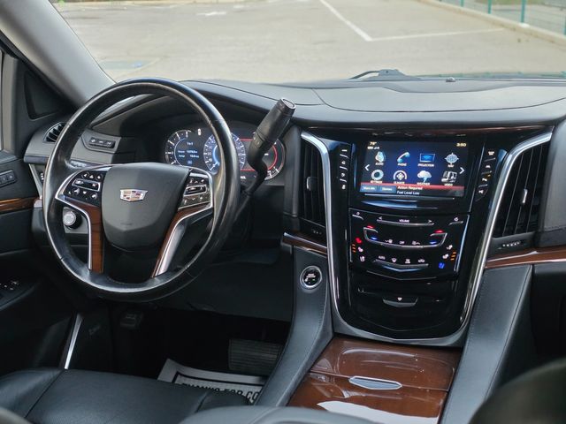 2018 Cadillac Escalade ESV Luxury | Reseda, CA | Angeles Auto Alliance