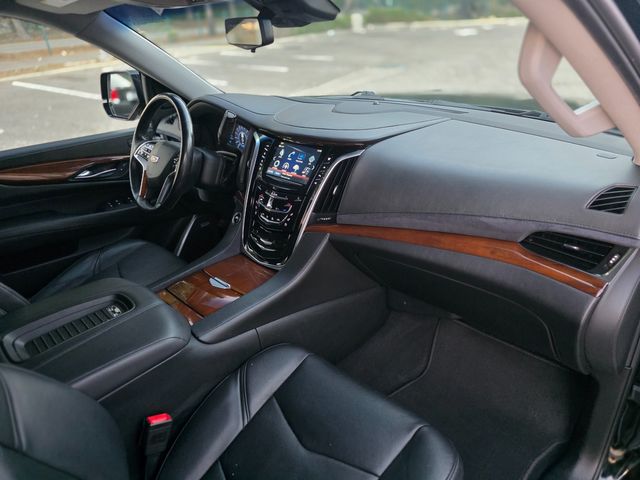 2018 Cadillac Escalade ESV Luxury | Reseda, CA | Angeles Auto Alliance