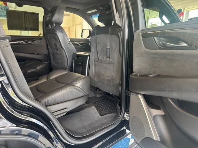 2018 Cadillac Escalade Platinum | Rome, GA | Knight's Car Store