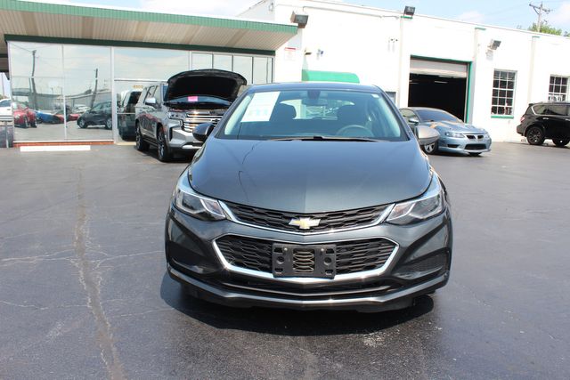 2018 Chevrolet Cruze LT Auto | Granite City, Illinois | MasterCars Company Inc. 2018 Chevrolet Cruze LT Auto | Granite City, Illinois | MasterCars Company Inc.