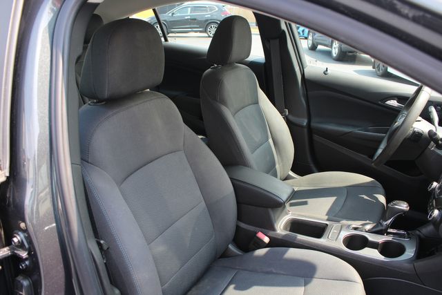 2018 Chevrolet Cruze LT Auto | Granite City, Illinois | MasterCars Company Inc. 2018 Chevrolet Cruze LT Auto | Granite City, Illinois | MasterCars Company Inc.