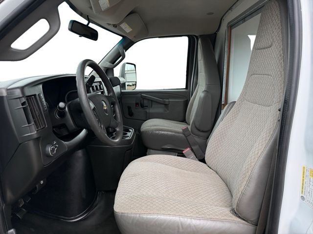 2018 Chevrolet EXPRESS G3500 14FT Box LIFTGATE V8 | Canton, Ohio | Ohio Auto Warehouse LLC 2018 Chevrolet EXPRESS G3500 14FT Box LIFTGATE V8 | Canton, Ohio | Ohio Auto Warehouse LLC