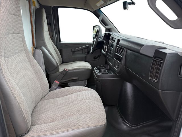 2018 Chevrolet EXPRESS G3500 14FT Box LIFTGATE V8 | Canton, Ohio | Ohio Auto Warehouse LLC 2018 Chevrolet EXPRESS G3500 14FT Box LIFTGATE V8 | Canton, Ohio | Ohio Auto Warehouse LLC