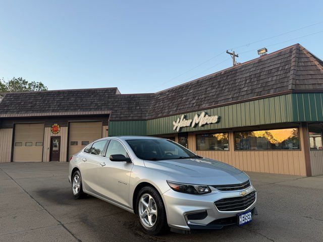 2018 Chevrolet Malibu LS ONLY 32,000 MIles | Dickinson, ND | Heiser Motors