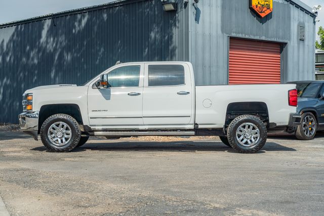 2018 Chevrolet Silverado 3500HD LTZ CREW CAB SRW 4X4 / LOADED / REGULAR SERVICE | Austin, TX | Rocky Mountain Truck Stop Austin 2018 Chevrolet Silverado 3500HD LTZ CREW CAB SRW 4X4 / LOADED / REGULAR SERVICE | Austin, TX | Rocky Mountain Truck Stop Austin