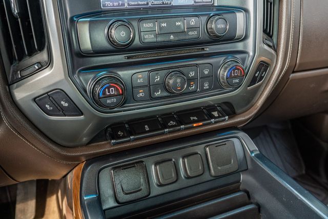 2018 Chevrolet Silverado 3500HD LTZ CREW CAB SRW 4X4 / LOADED / REGULAR SERVICE | Austin, TX | Rocky Mountain Truck Stop Austin 2018 Chevrolet Silverado 3500HD LTZ CREW CAB SRW 4X4 / LOADED / REGULAR SERVICE | Austin, TX | Rocky Mountain Truck Stop Austin