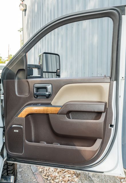 2018 Chevrolet Silverado 3500HD LTZ CREW CAB SRW 4X4 / LOADED / REGULAR SERVICE | Austin, TX | Rocky Mountain Truck Stop Austin 2018 Chevrolet Silverado 3500HD LTZ CREW CAB SRW 4X4 / LOADED / REGULAR SERVICE | Austin, TX | Rocky Mountain Truck Stop Austin