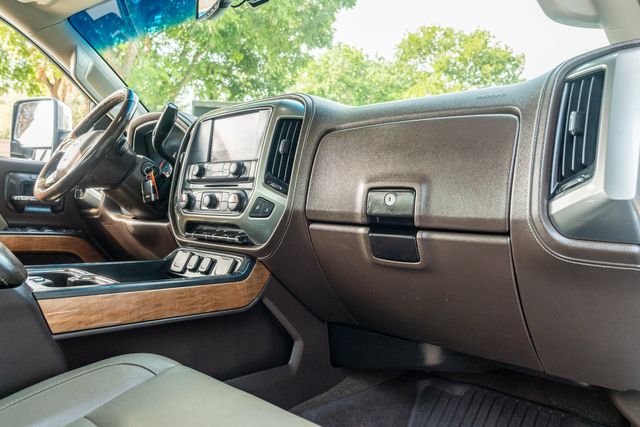 2018 Chevrolet Silverado 3500HD LTZ CREW CAB SRW 4X4 / LOADED / REGULAR SERVICE | Austin, TX | Rocky Mountain Truck Stop Austin 2018 Chevrolet Silverado 3500HD LTZ CREW CAB SRW 4X4 / LOADED / REGULAR SERVICE | Austin, TX | Rocky Mountain Truck Stop Austin