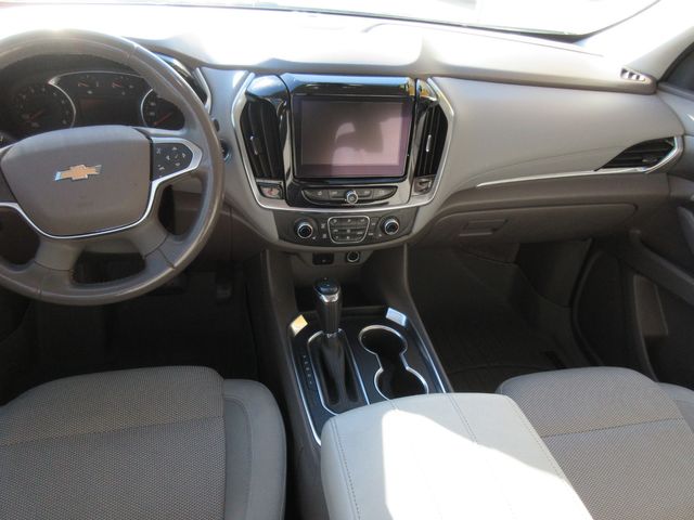 2018 Chevrolet Traverse LT Cloth | south houston, TX | Carnes Motor Company 2018 Chevrolet Traverse LT Cloth | south houston, TX | Carnes Motor Company